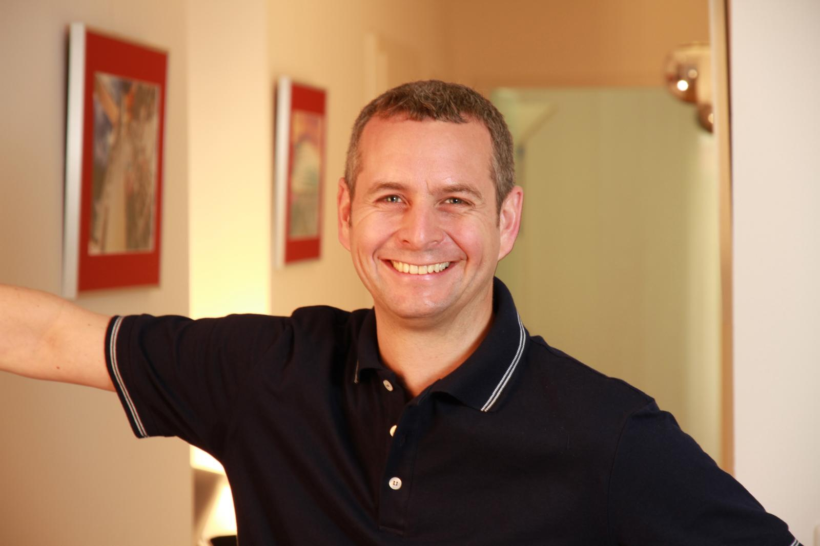 Dr. Michael Marshall, Zahnarzt
